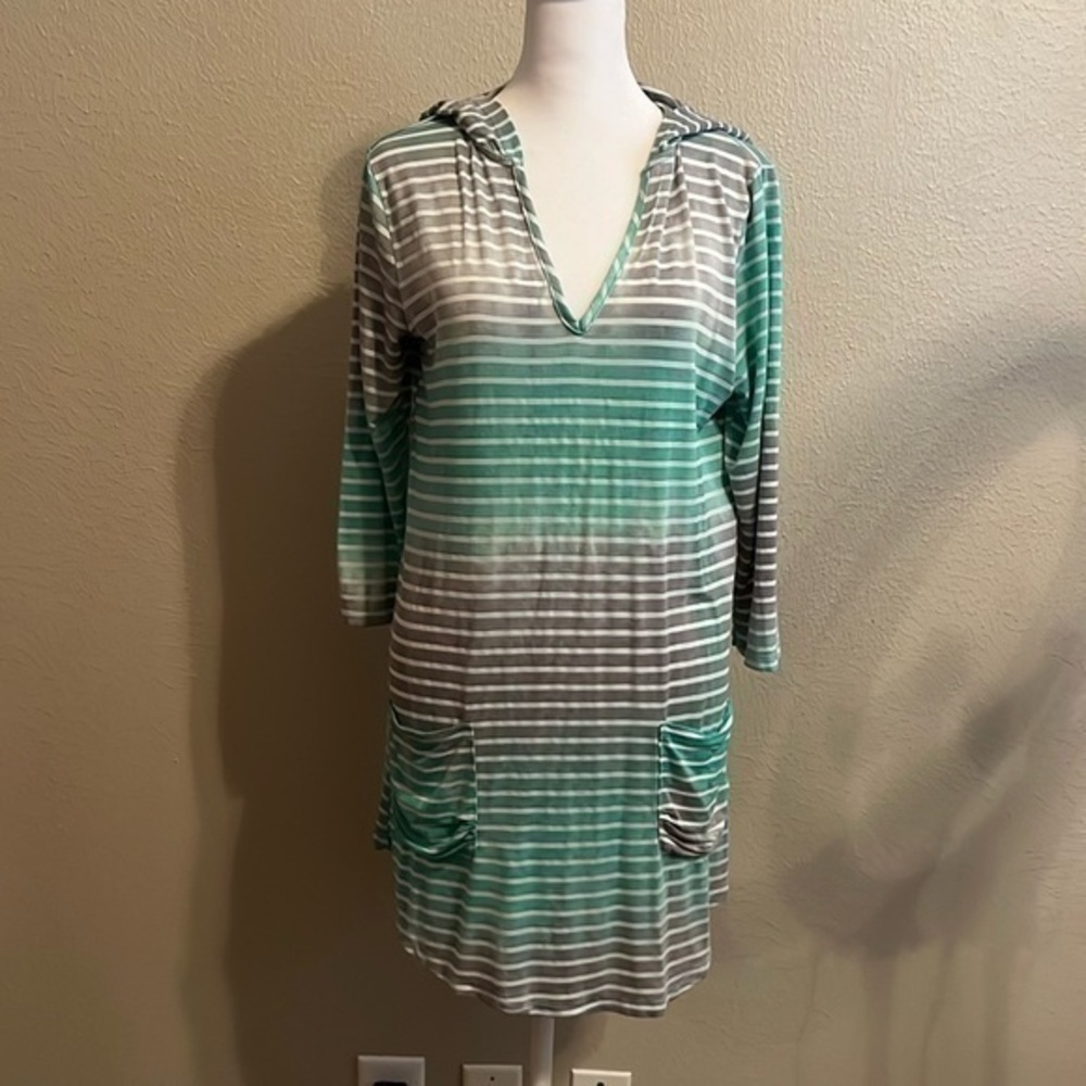 Akini Hoodie SZ Small